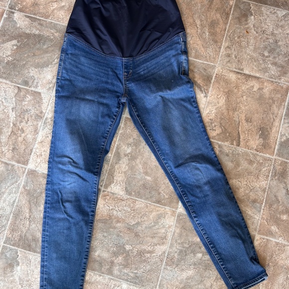Maternity Over-the-Belly Skinny Jeans in Coronet Wash - Picture 6 of 12